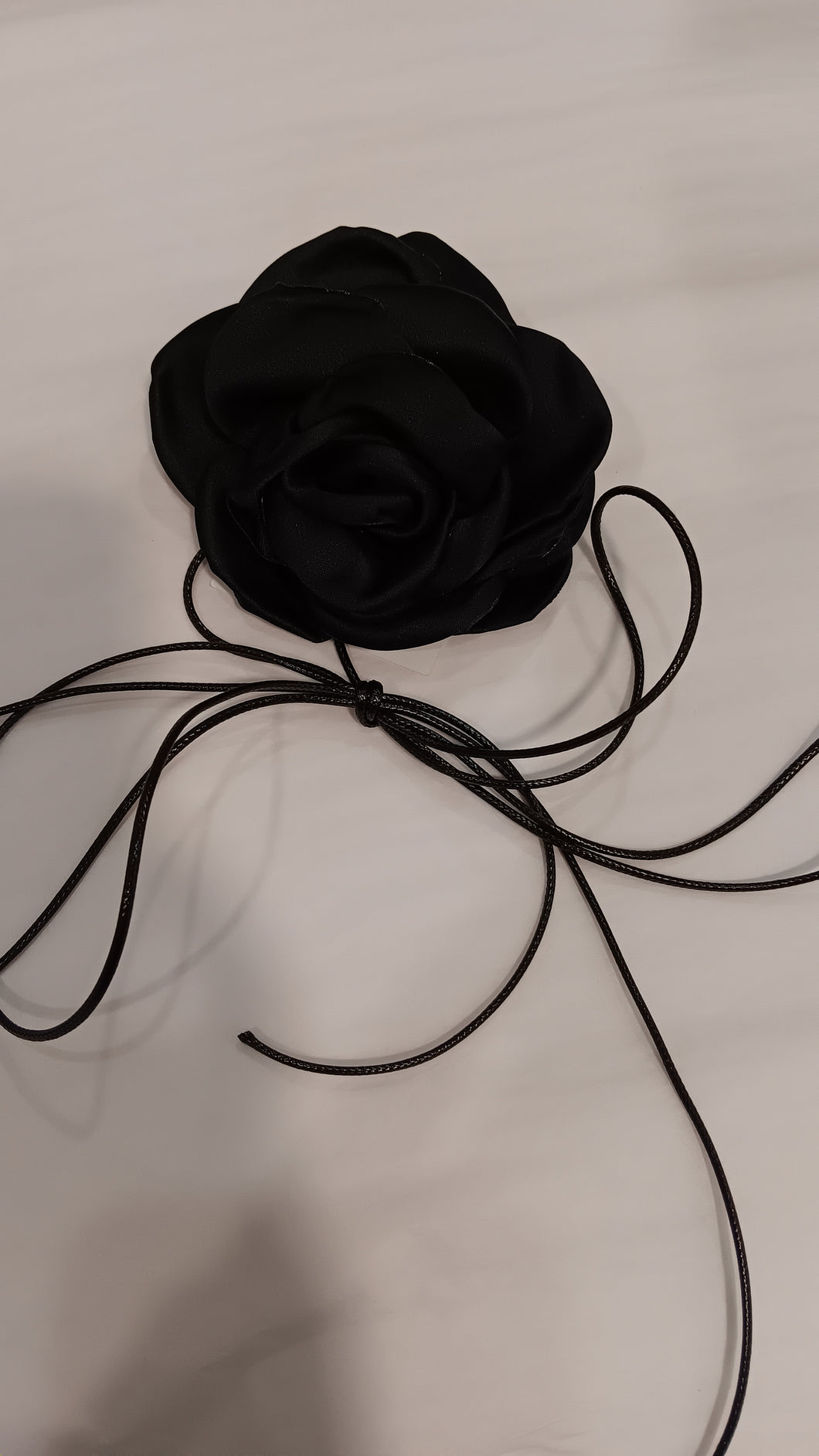 Black flower chocker